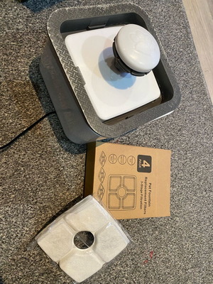Cat Water Fountain like new with 4 filters