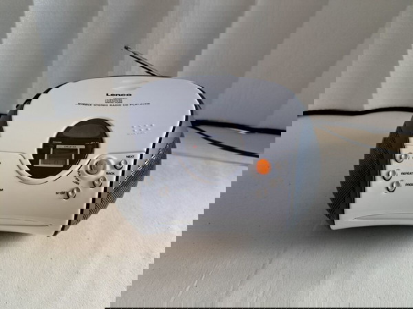 Lenco SCD-24 / FM ραδιόφωνο με CD player.