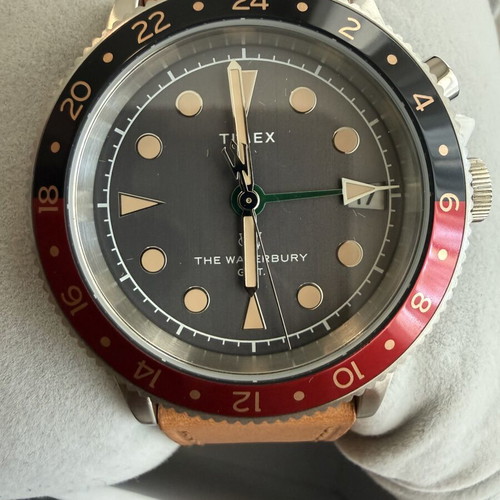 Timex Waterbury Traditional GMT watch new, black dial, brown leather strap