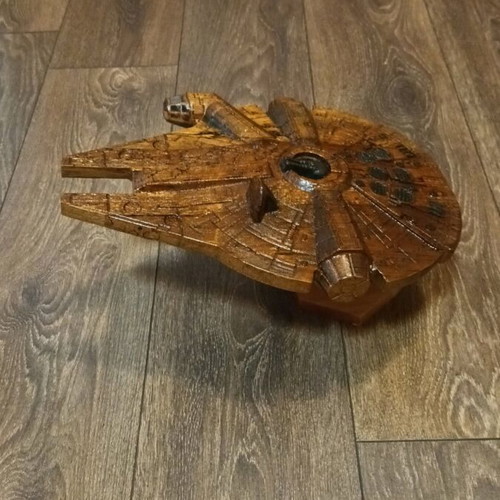 Han Solo Ship Millennium Falcon made of beech with stand new