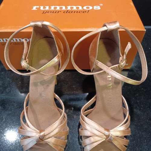Латински танцови обувки RUMMOS употребявани, златист champagnize, номер No. 34/5