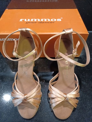 Латински танцови обувки RUMMOS употребявани, златист champagnize, номер No. 34/5