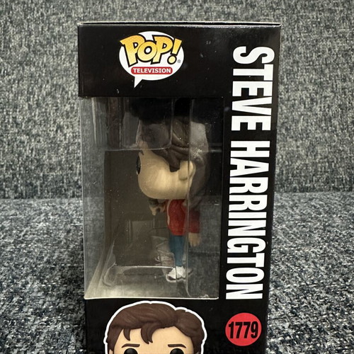Funko Pop Stranger Things Steve Harrington #1779 new with soft protector