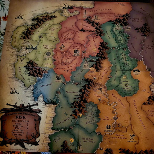 Risk Lord of the Rings board game like new