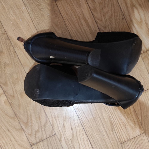 Black lace sandals used, size 39