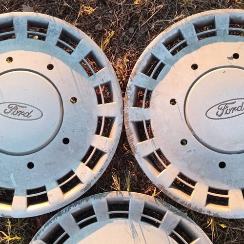 Ford Scorpio hubcaps used, set of 3, 1991