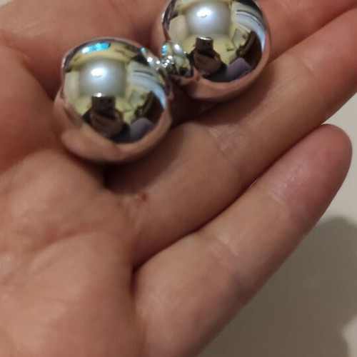 Silver ball-shaped earrings made of stainless steel new