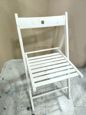Wooden folding chairs used, set of 2, white