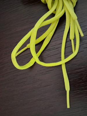 Fluorescent athletic shoelaces used, 1.35m length, good condition
