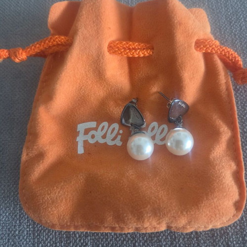 Folli Follie pearl earrings like new, white
