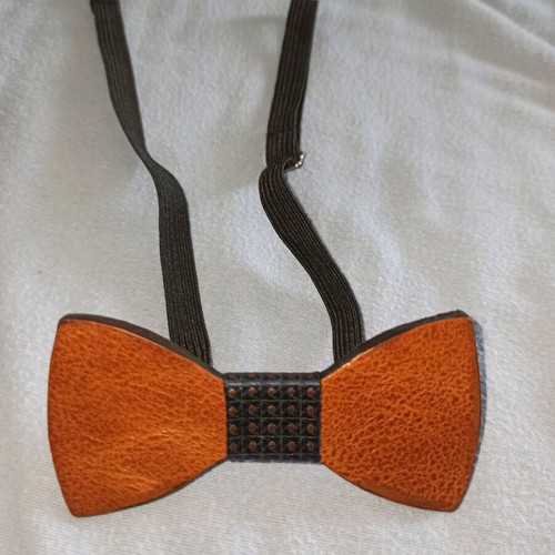 Leather bow tie new in perfect condition