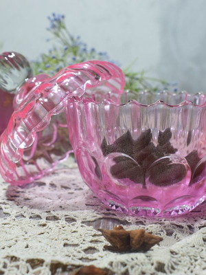 Pink glass fondant dish new