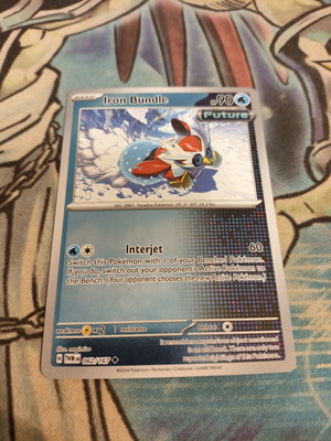 Iron Bundle Pokemon Card Reverse Holo like new