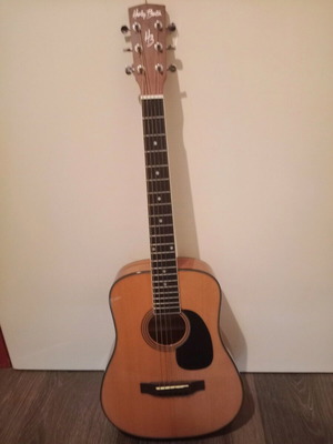 Harley Benton Travel Mini Acoustic Guitar like new with Daddario strings