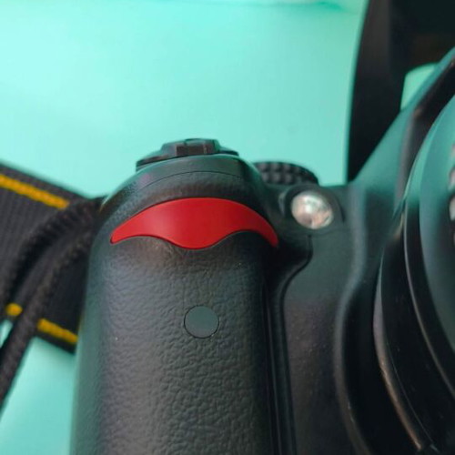 Nikon D5000 camera with 18-55mm lens