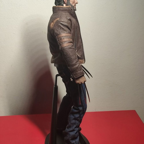 Hot Toys MMS103 X-Men Origins Wolverine Figure like new, 1/6 scale