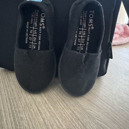 Toms baby shoes new, size 22