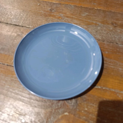 Plastic shallow plates new, set of 3, 20cm diameter