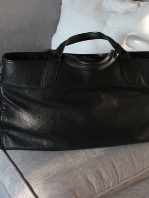 Vera Pelle black leather handbag like new, soft material