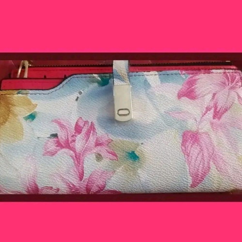 Back puck bag and wallet like new, multicolor