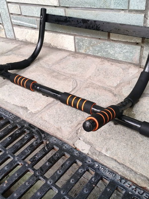 Μονόζυγο πόρτας μεταχειρισμένο για γυμναστική στο σπίτι