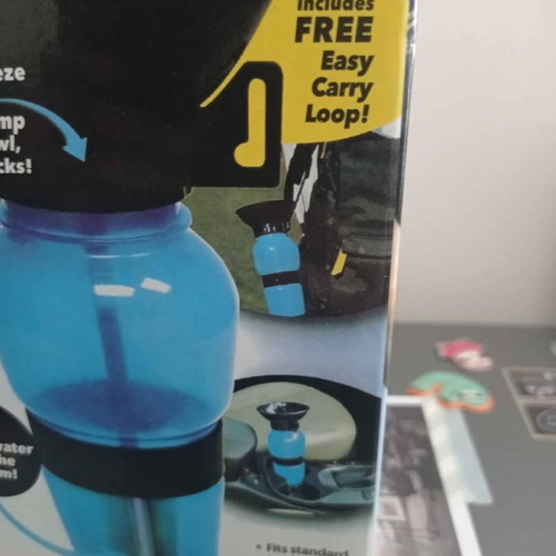 Portable Pet Water Bottle 750 ml new, with carrying ring