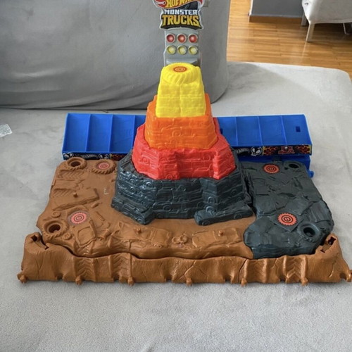 Hot Wheels Monster Trucks Arena Smashers Bone Shaker Ultimate Crush Yard like new