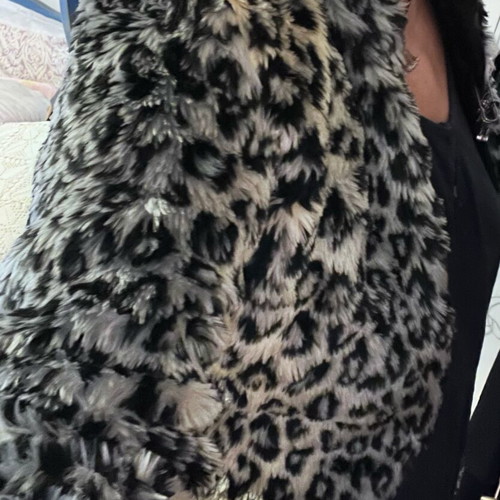 Fur jacket youth size like new, multicolor