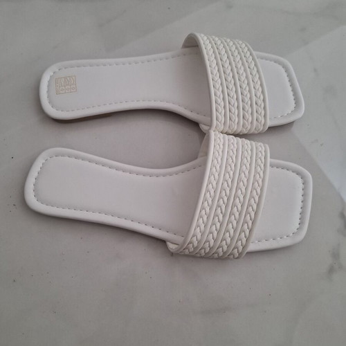 Flat slippers white, soft and new, size 40