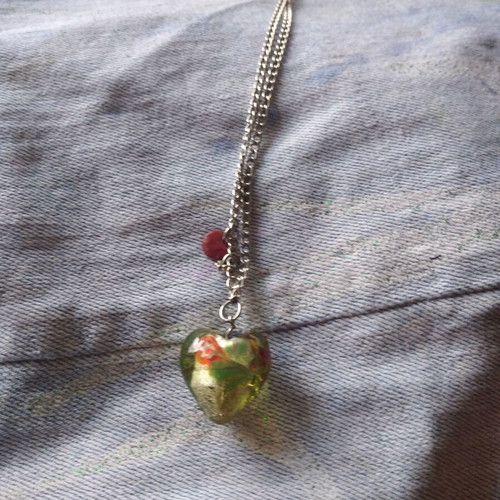 Necklace like new with chain and heart pendant