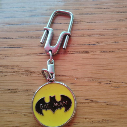Batman metal keychain rare from the 90s new