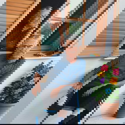 Maisonette in village center with four rooms and two large balconies with view