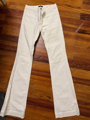 Massimo Dutti women's white bell-bottom pants like new, size 34
