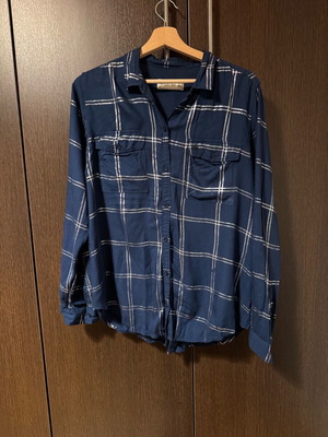 Abercrombie & Fitch shirt dark blue and silver plaid size medium like new