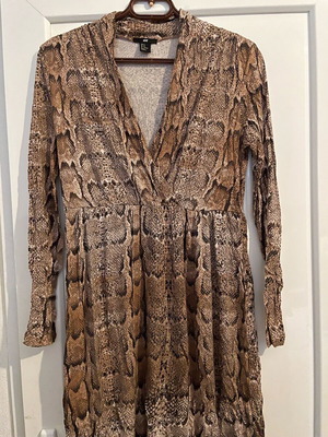 H&M deep V snakeskin dress size M brand new
