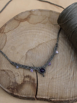 Macrame necklace khaki with amethyst and bronze beads new