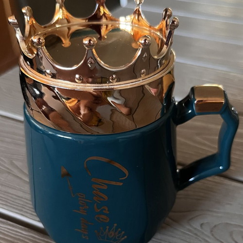 Set of 3 mugs with lids like new