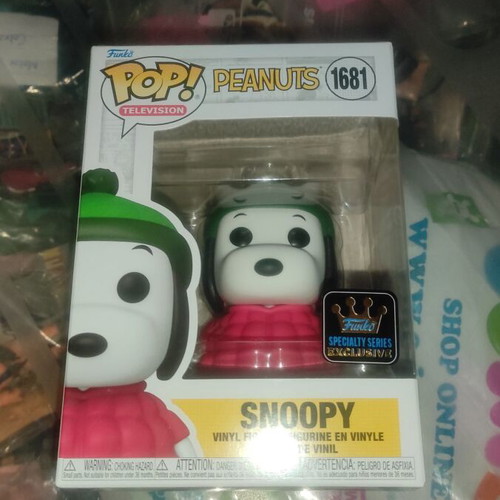 Funko Pop Television Peanuts Snoopy #1681 Specialty Series Exclusive new