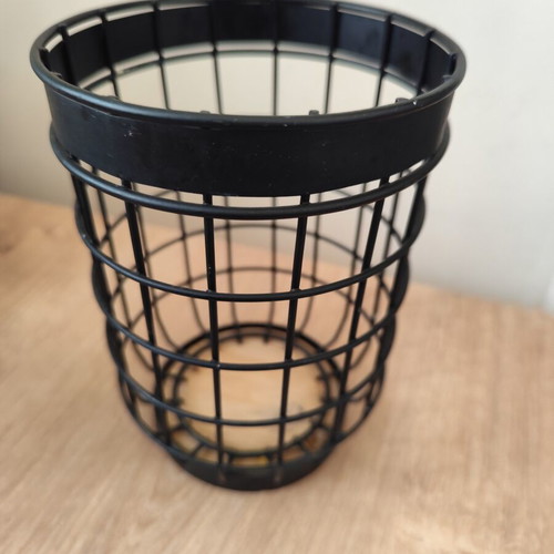 Round metal organizer case used
