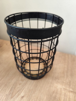Round metal organizer case used