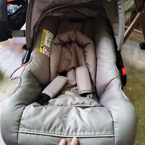 3-in-1 baby stroller with bassinet, car seat and accessories