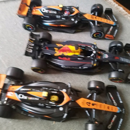 Max Verstappen, Oscar Piastri, Lando Norris (1/24) - package