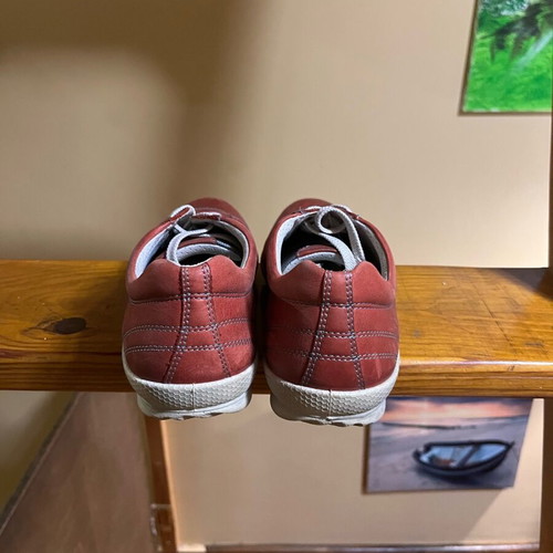 Ecco women's sport shoes like new, leather, size 39