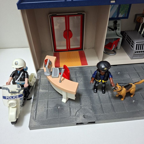 Playmobil City Action Police Station Case like new
