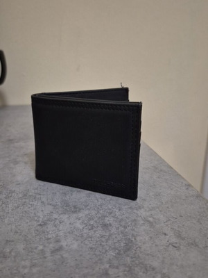 Pull and Bear wallet like new, black