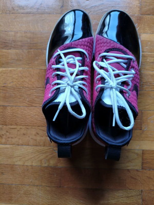 Nike Air LeBron James Witness 3 basketball shoes, size 47, pink and white