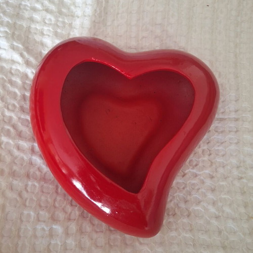 Heart-shaped planter