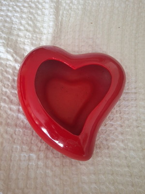 Heart-shaped planter