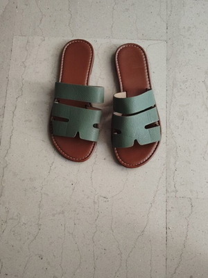 Flat green sandals like new size 36