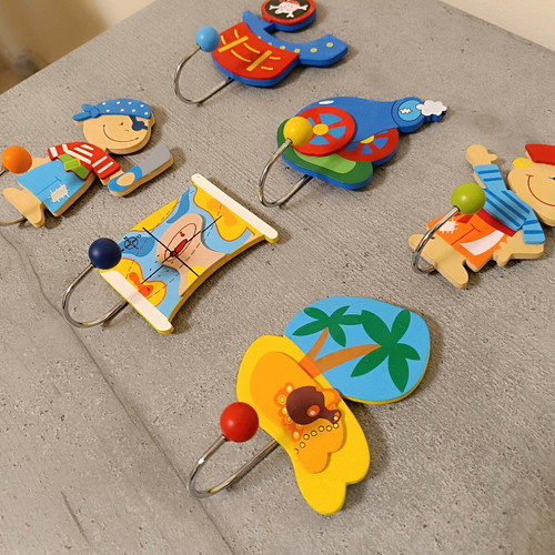 Children's pirate hooks set of 6 pieces new